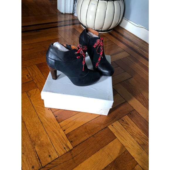 Anthropologie Lucky Penny Navy Leather Red Laces Heeled Booties - Picture 3 of 15